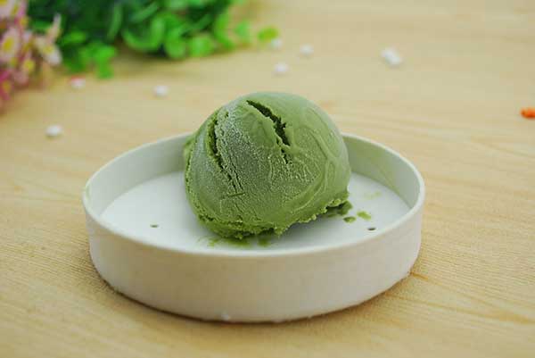 Can cats eat pistachio ice cream?