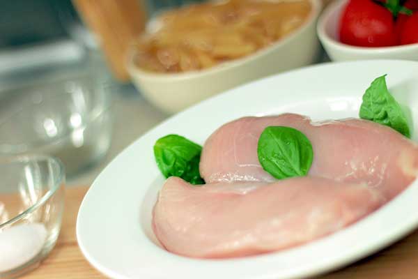 Health Benefits of Raw Chicken for Cats