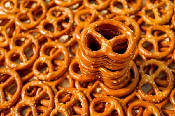 are pretzels bad for cats?